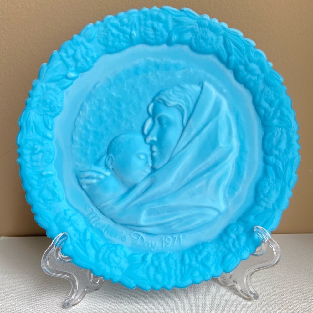 Fenton Mother’s Day 1971 vintage plate blue satin Madonna with Sleeping Child